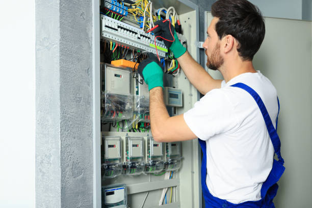 Best Licensed Electrician  in Hillcrest, NY