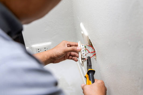 Best Emergency Electrical Repair  in Hillcrest, NY